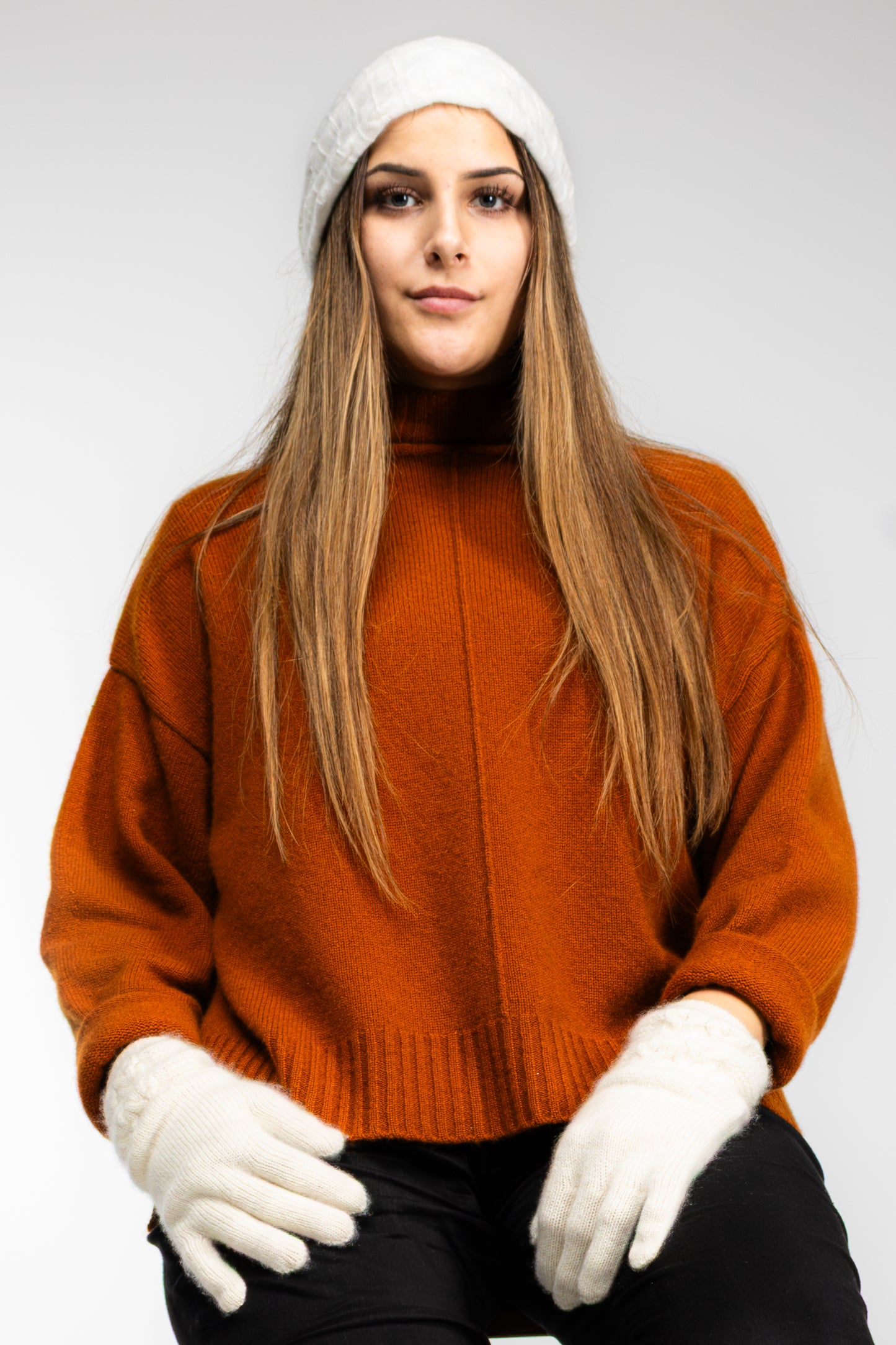 The Ox Haven Cable Gloves Cream Women's